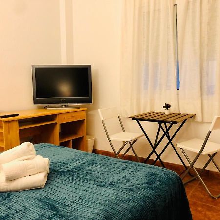 Low Cost Rooms Malaga River Eksteriør bilde