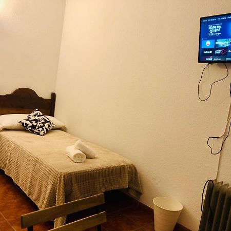 Low Cost Rooms Malaga River Eksteriør bilde