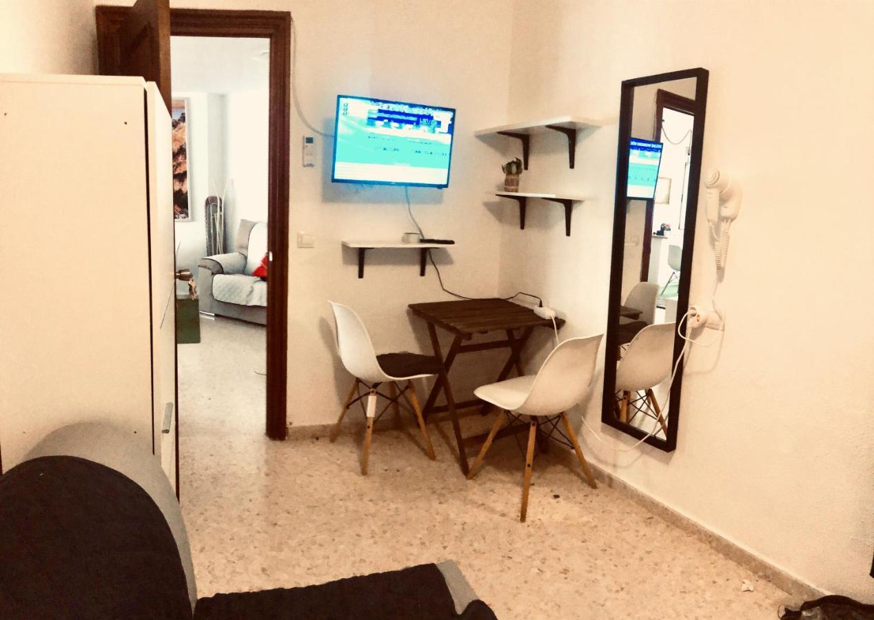 Low Cost Rooms Malaga River Eksteriør bilde