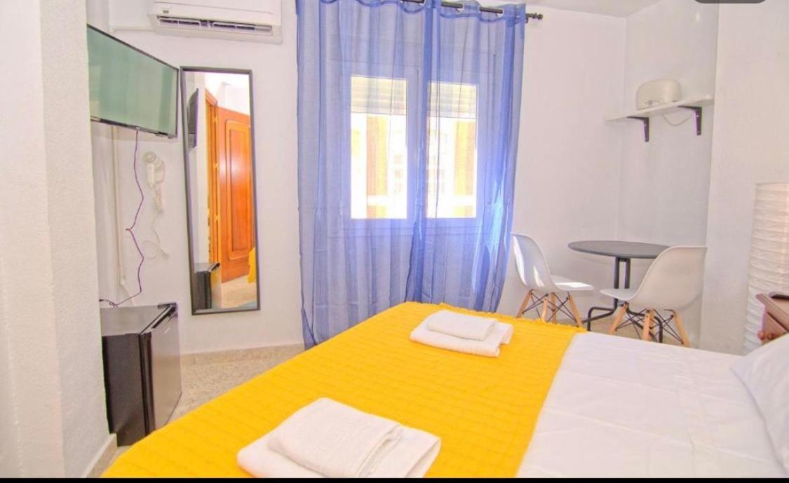 Low Cost Rooms Malaga River Eksteriør bilde
