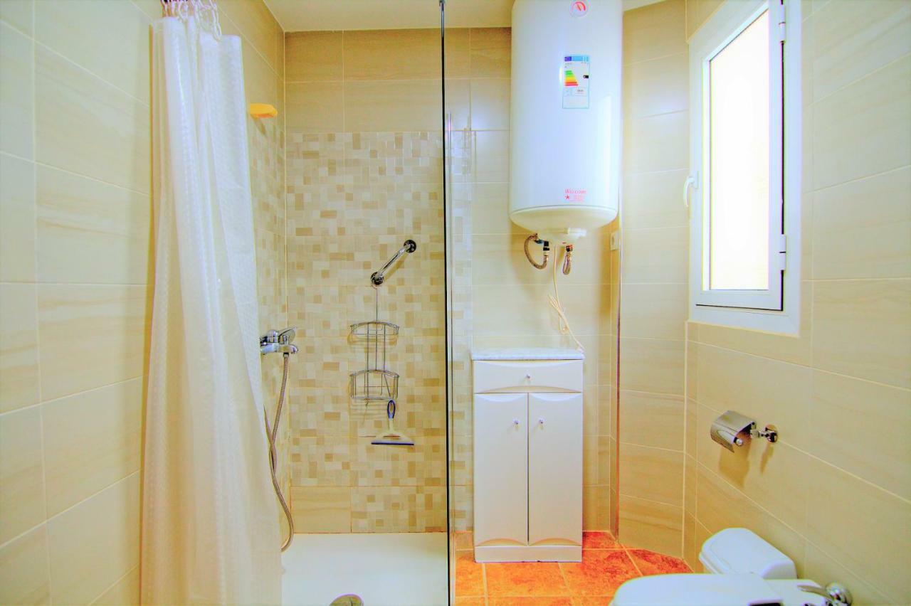 Low Cost Rooms Malaga River Eksteriør bilde