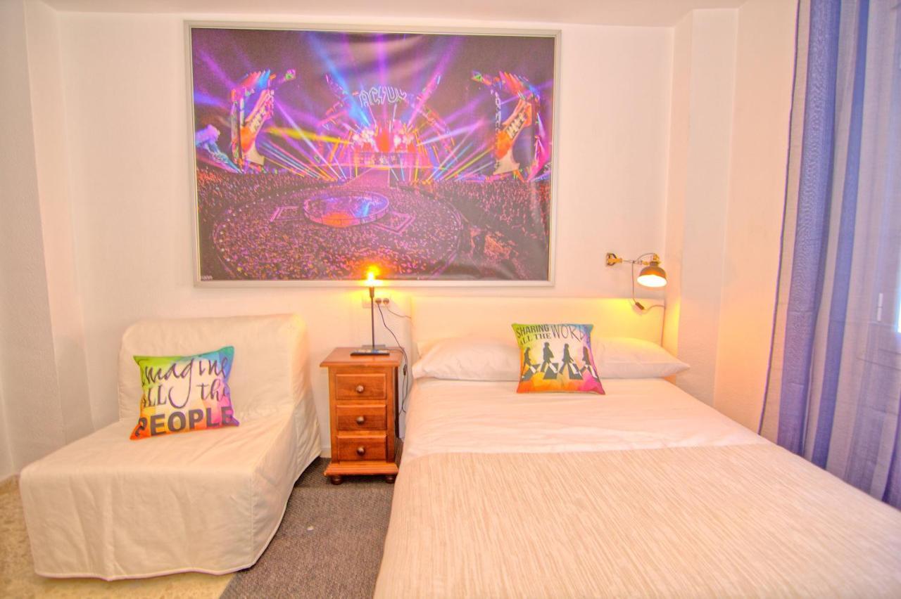 Low Cost Rooms Malaga River Eksteriør bilde